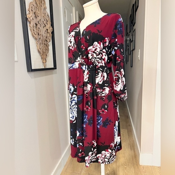 A PEA IN THE POD wine with big floral faux wrap dress with 3/4 sleeves - Picture 8 of 15